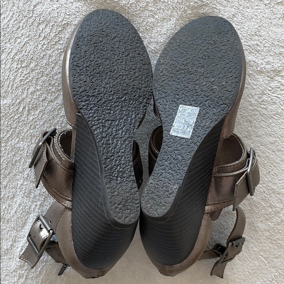 Blowfish Pewter Metallic Wedge Heel - Picture 9 of 10